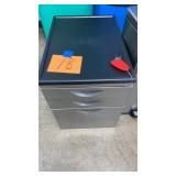 3 DRAWER METAL STORAGE CABINET W/ KEYS