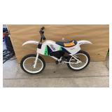 ROADMASTER MOTOCYKES WHITE KIDS BICYCLE