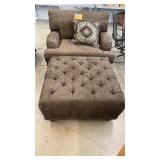 NEW OVERSIZE BROWN CLOTH CHAIR W/ OTTOMAN