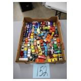 LARGE LOT OF HOT WHEELS & MORE CARS