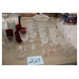 LARGE LOT OF MISC GLASSWARE