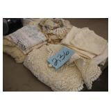 LOT OF ASSORTED LINENS