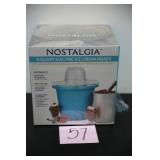 NEW NOSTALGIA  4 QUART ELECTRIC ICE CREAM MAKER