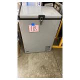 WHYNTER 95 QUART PORTABLE FRIDGE/FREEZER
