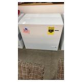 THOMSON WHITE 8.86 cu ft WHITE CHEST FREEZER