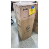 ZINUS TWIN SIZE MATTRESS IN BOX