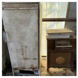 Vintage Frigidaire Refrigerator (NOT WORKING),