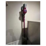 Dyson v7 motohead vacuum
