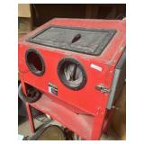 Central Pneumatic 40" capacity floor blast