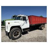 '77 IH Loadstar Grain Truck