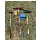 4 brooms, dustpan