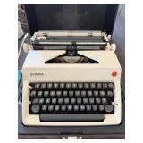 Olympia De Luxe Typewriter made in Western Germany