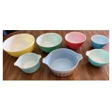 7+/- Vintage Pyrex Mixing Bowls/Bowls