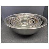 Stainless steel nest of bowls