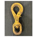 Swivel Self Locking Hook