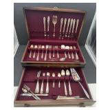 Prestige Plate 8place setting flatware set in