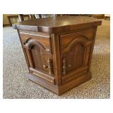 Hexagon scalloped edge end table w/storage