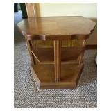 Oak end table with display sides & storage