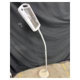 Floor Magnifying Lamp
