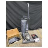 Kirby g4 Vacuum & extra attachments & Bags