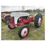 1952 Ford 8N Tractor w/ rare double ford emblem
