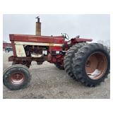 IH 1066 Tractor