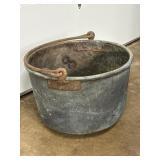 Large copper cauldron w/heavy metal handle,