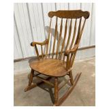 Wood rocking chair w/spindle back & turned legs,