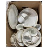 Gold-Like Trim Dinnerware