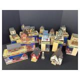 Enesco Pine Hollow Christmas Village, 11 bldg & a