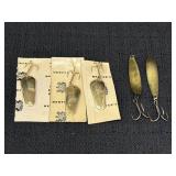 3 NOS Herterï¿½s spoon lures on original cards & 2