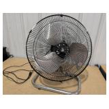 18in floor fan turns on needs work