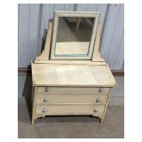 Childrenï¿½s 3 drawer dresser w/mirror,