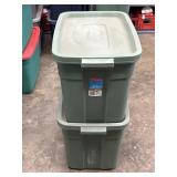 2-18gal Rubbermaid Roughneck Totes w/ Lids