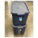 2-18gal Rubbermaid Roughneck Totes w/ Lids