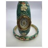 Quartz Womenï¿½s Wristwatch & Hinge Bracelet