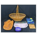 Small basket, 3 decorative pouches, light switch