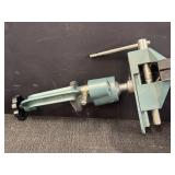 Rotating ball 360-degree swivel table vise