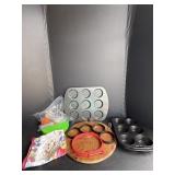 (18) Variety of Kitchen Items
