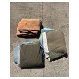 3 moving blankets