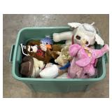 Variety of plush toys/stuffed animals w/ 18gal