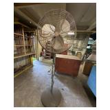 Metal pedestal floor fan
