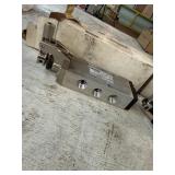 2 Parker 3-position air control valves, model