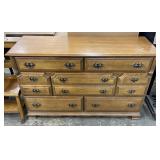 Salem Square 7 Drawer Dresser