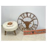 Longhorn Style Stool & D©cor