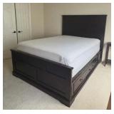 Cherry Wood Finished Queen Size Bed w/ Side Rail
