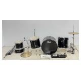 Pearl Roadshow Entry Level Acoustic Drum Set
