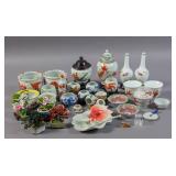 Group of Asian porcelain cabinet articles Group of Asian porcelain cabinet articles