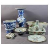 Group of Asian porcelain articles
