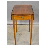 Georgian style mahogany Pembroke table